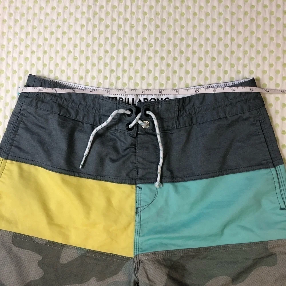BILLABONG MENS SWIM TRUNKS SIZE 27 CAMO/YELLOW